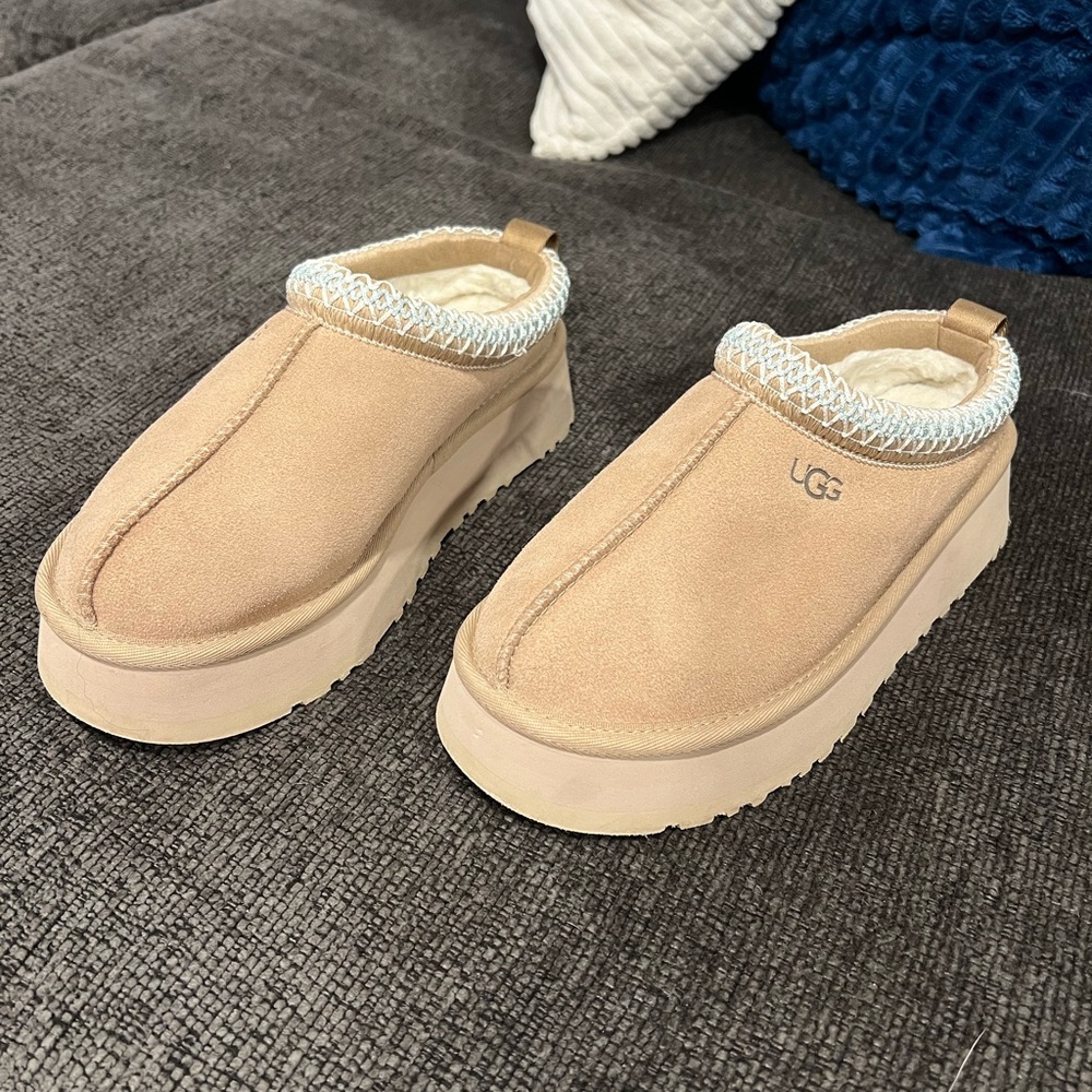 UGG platform slippers